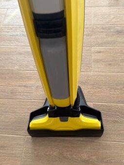 Podlahový mycí stroj KÄRCHER FC 5 1.055-500.0, černo/žlutý