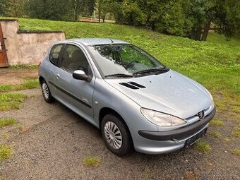 PEUGEOT 206 1.1 120 TKM, VCELKU NA NÁHRADNÍ DÍLY