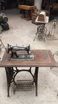 Starožitný šicí stroj
