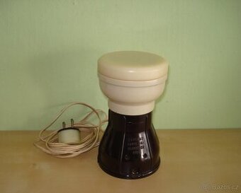 Starý mlýnek na kávu, bakelit