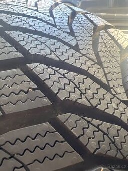 ZIMNÍ 205/45 R17 NOVÉ 9mm