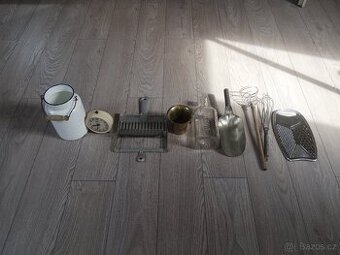 Mix věcí k dekoraci, na chalupu