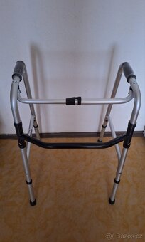 Čtyřbodové chodítko nové