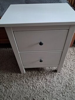 Ikea komoda noční stolek Hemnes