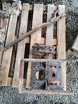 Zetor uřI konzola etážového závěsu a třetího bodu