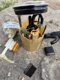 Prodám čerpadlo na Mercedes-Benz W211 3.2 CDI (150 kW)