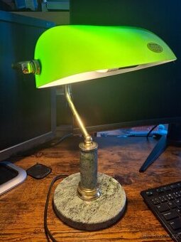 stolní lampa "bankéřka"