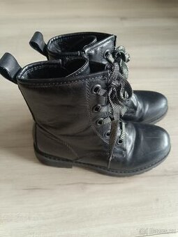 Dívčí kotníkové boty velikost 33