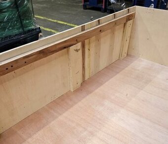 dřevěné bedny - obaly s paletou