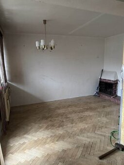 Nabízíme k prodeji krajní řadový dům v Písku 4+1 - 1