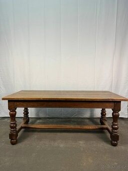 Starožitný masivní jídelní stůl (137011)