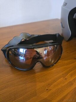 Lyžařské brýle