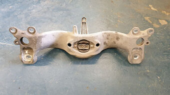 Tlumiče poloosy ramena Audi A4 8E B7