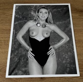 Tisková glamour fotografie Rex Features 1992 – Helen Labdon