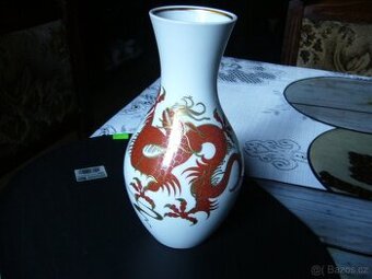 PORCELÁNOVÁ VÁZA  S DRAKY