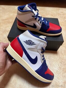 Nike Air Jordan 1 Mid