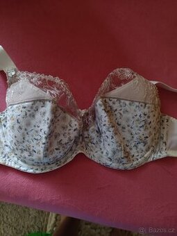 Prodám polovyztuzenou podprsenku Astratex Gaia