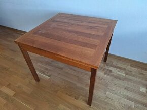 Lehký masivní rozkládací stůl z Dánska