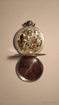 staré kapesní hodinky - mechanické
