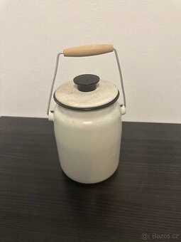 Smaltovaný mlékáč s víkem – retro vintage