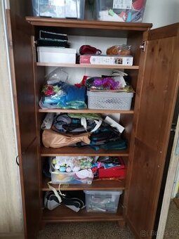 Dřevěná skříň z masivního dřeva,smrk nebo borovice