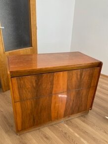 Prodám prádelník z masívu