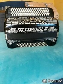 Prodám accordeon, Accordiola