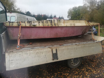 Torzo motorové lodě - 1