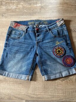 Kraťasy Desigual - velikost 30