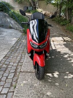 Yamaha NMax 125, červená, rok 2024 - 1