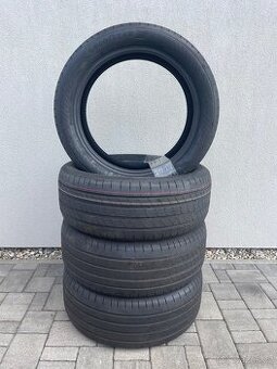 Sada letních pneu.235/45 R18