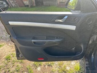 Škoda Octavia 2 tapec dveří řidiče.