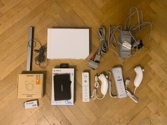 Nintendo Wii - 2 ovladače - 300GB HDD (Rozprodej sbírky)