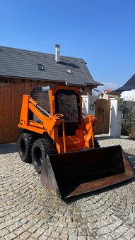 PRONÁJEM - SMYKOVÝ NAKLADAČ TOYOTA 2SDK8