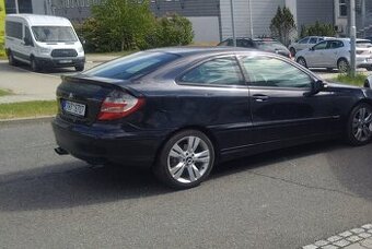 Mercedes C 180 CL Coupe benzín facelift 2006