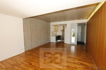 Prostorný a světlý byt 2+kk (66 m2) s garáží a vinným boxem