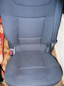 SEDACKY SEDADLA ZADNI S INTEGROVANY PAS A ISOFIX