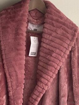 NOVÝ DÁMSKÝ TEPLÝ ŽUPAN vel. XL zn F@F