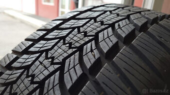 Téměř nejeté zimní pneu Debica 215/50/17, sada