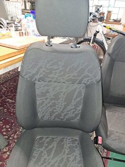 Přední sedadla peugeot 3008