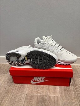 Nike air max plus white