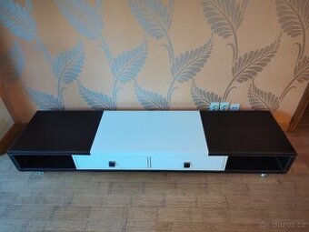 TV STOLEK -MODERNÍ,BÍLÝ LESK - D-220 cmxŠ-52xV-35cm