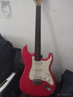 Prodám levně basovou a elektrickou kytaru