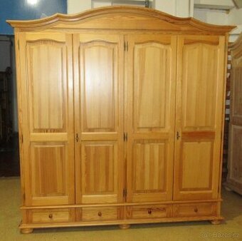 Šatní skříň z borovice se šuplíky - polomasiv -Výborný stav