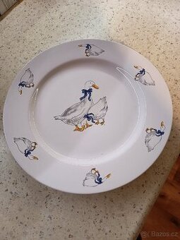 Krásné porcelánové talíře