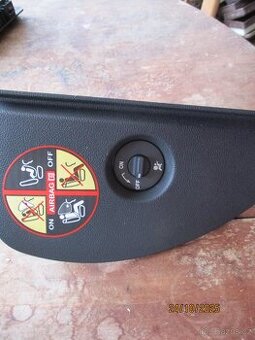 Vypínač aktivace airbegu Renault Clio III