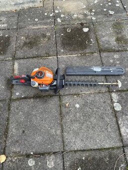 Motorové nůžky na plot