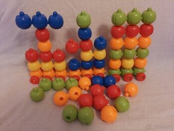 stavebnice, kuličky plastové barevné spojovací, skládačka