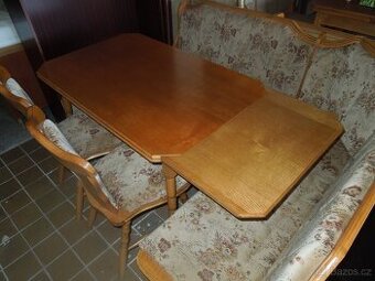 jídelní rohová lavice+stůl+2 židle