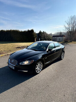 Jaguar XF 2.7D V6 – automat 2009 černá metalíza bílá kůže